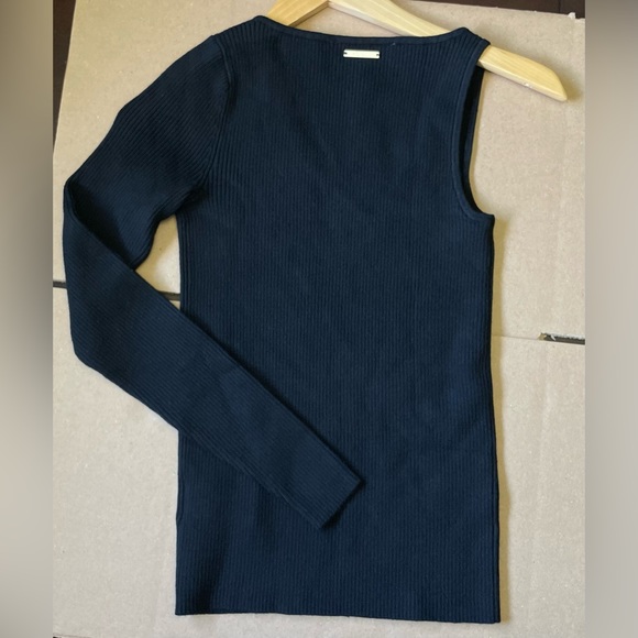 ‼️$5 SALE‼️ MICHAEL KORS One Sleeve V Neck Ribbed Sweater - Picture 4 of 8